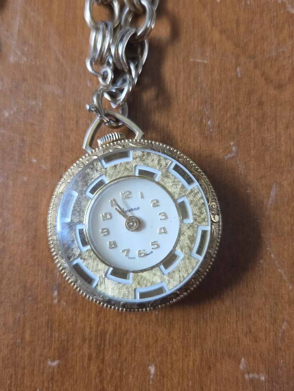 Vintage Sarah Coventry Ladies Pocket Watch DOESN'T WORK, FOR PARTS 18.5in - Picture 2 of 8